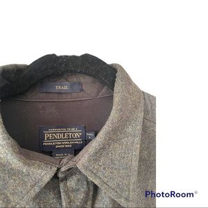 A size large like new Pendleton jacket button up